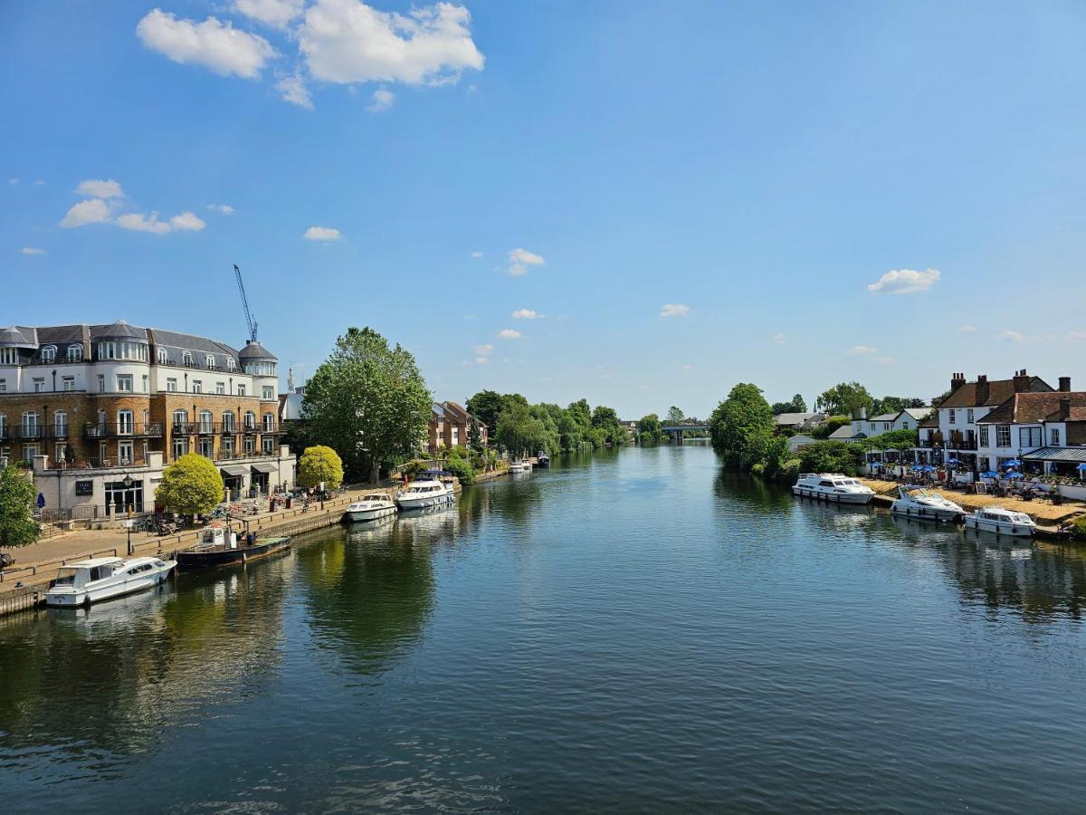 Train Station Serenity Staines-upon-Thames Zewnętrze zdjęcie